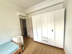 Lakepoint Condominium (D22), Condominium #611215281